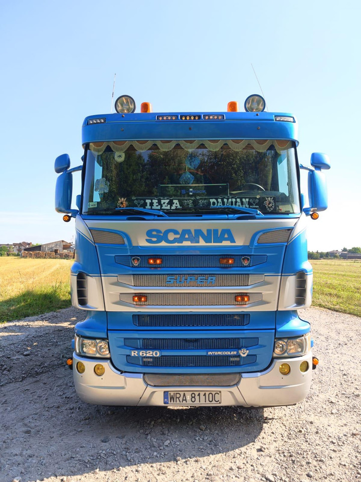 SCANIA R620 V8 - Camion forestier, Camion cu macara: Foto 1 SCANIA R620 V8 - Camion forestier, Camion cu macara: Foto 1