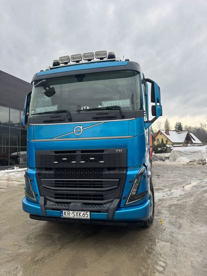 VOLVO FH540 - Camion forestier, Camion cu macara: Foto 5 VOLVO FH540 - Camion forestier, Camion cu macara: Foto 5
