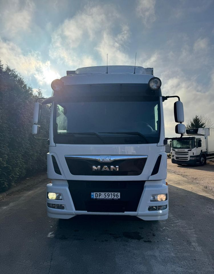 MAN MAN TGM 18.290/ IZOTERMA / OTWIERANY BOK/ /WINDA / 19 EUROPALET/ NISKI PRZEBIEG /SYPIALKA /ACC/EURO6 - Camion frigider: Foto 3 MAN MAN TGM 18.290/ IZOTERMA / OTWIERANY BOK/ /WINDA / 19 EUROPALET/ NISKI PRZEBIEG /SYPIALKA /ACC/EURO6 - Camion frigider: Foto 3