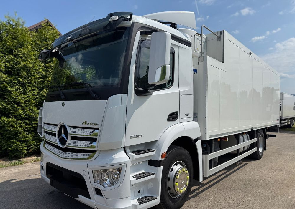 Mercedes-Benz ANTOS /1830/E 6/Chłodnia +Winda /18 Palet / Niski Przebieg122 Tys Km! - Camion frigider: Foto 4 Mercedes-Benz ANTOS /1830/E 6/Chłodnia +Winda /18 Palet / Niski Przebieg122 Tys Km! - Camion frigider: Foto 4
