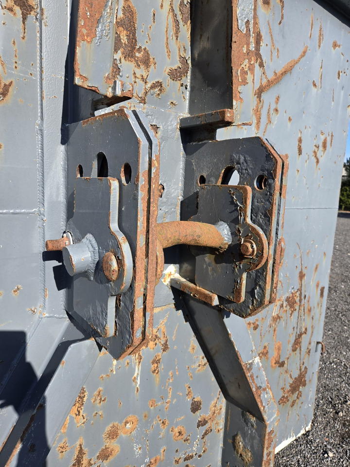 ANG 30M3 - Container abroll: Foto 3 ANG 30M3 - Container abroll: Foto 3