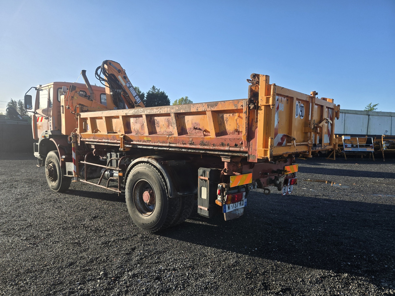 Renault G300 / 4x4 - Camion basculantă, Camion cu macara: Foto 5 Renault G300 / 4x4 - Camion basculantă, Camion cu macara: Foto 5