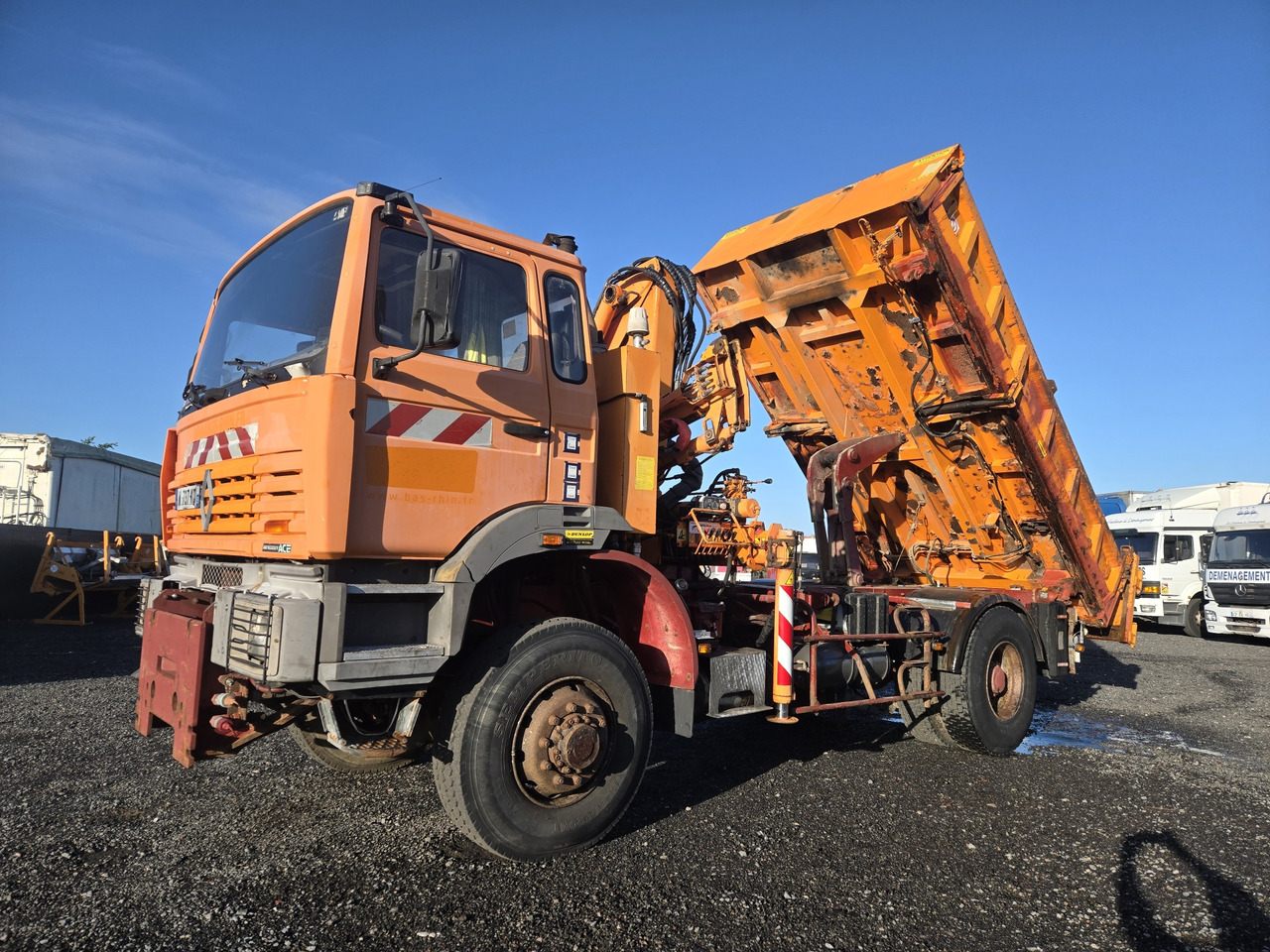 Renault G300 / 4x4 - Camion basculantă, Camion cu macara: Foto 1 Renault G300 / 4x4 - Camion basculantă, Camion cu macara: Foto 1