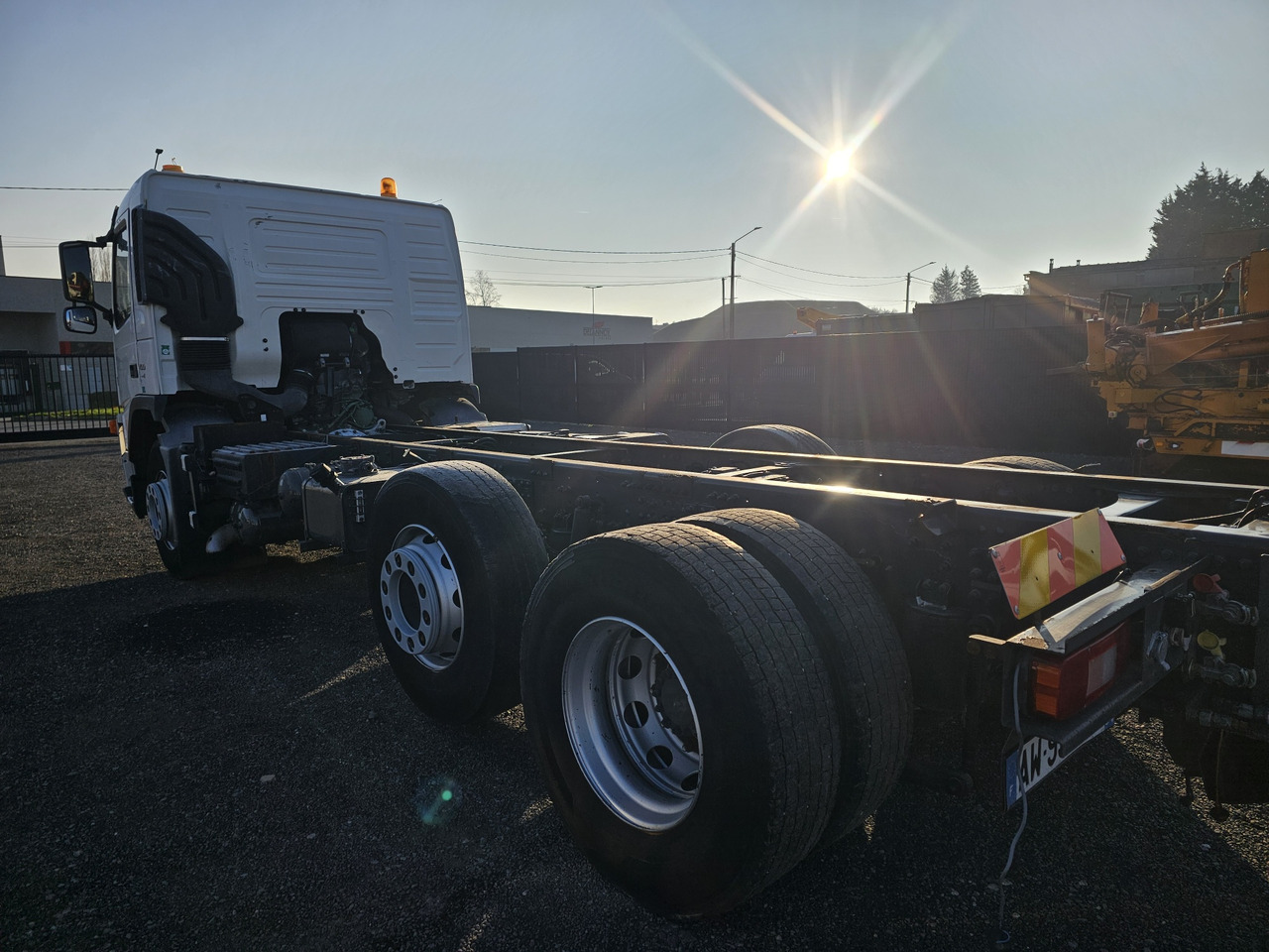 VOLVO FM400 - Camion şasiu: Foto 4 VOLVO FM400 - Camion şasiu: Foto 4