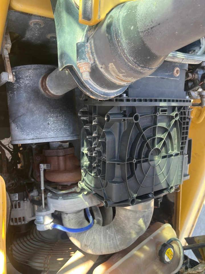 CATERPILLAR 422F2 - Buldoexcavator: Foto 1 CATERPILLAR 422F2 - Buldoexcavator: Foto 1