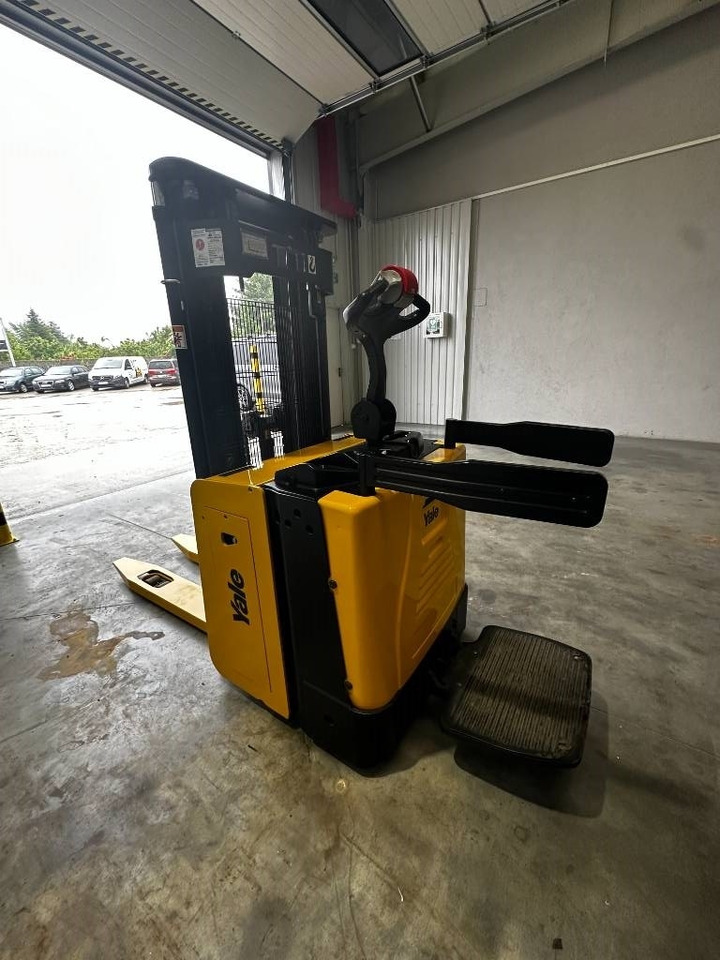 Yale MS12x - Transpalet la mare înălţime: Foto 4 Yale MS12x - Transpalet la mare înălţime: Foto 4