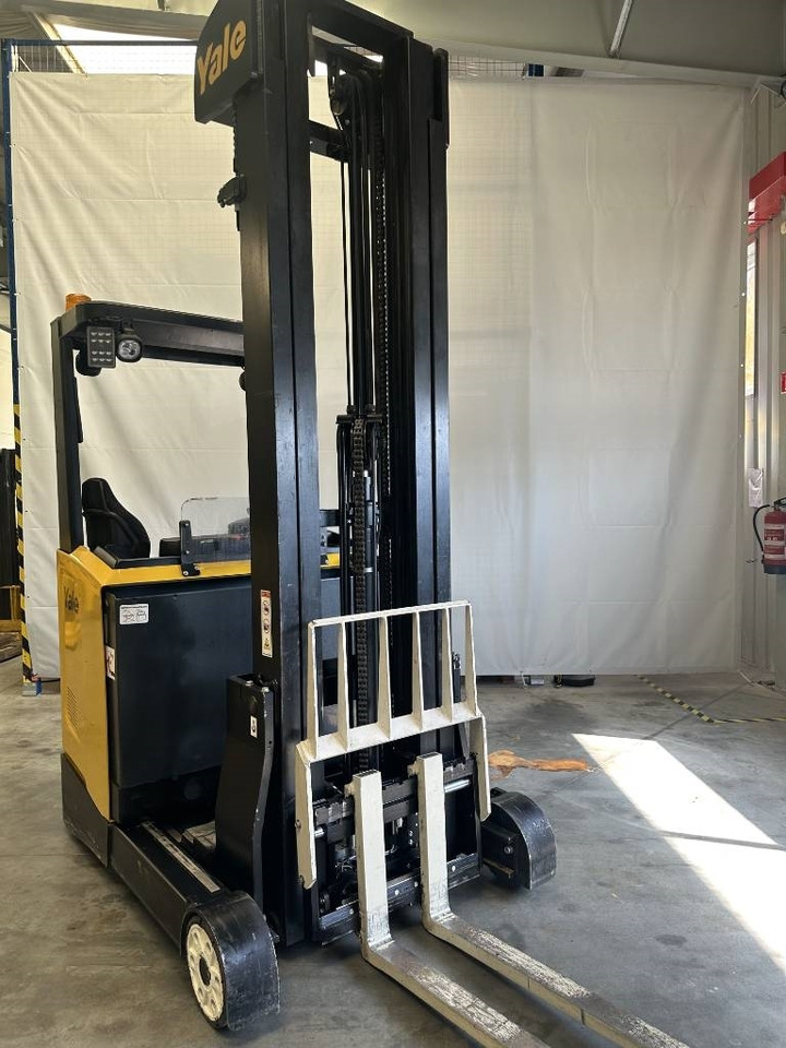 Yale mr14 - Stivuitor cu catarg retractabil: Foto 3 Yale mr14 - Stivuitor cu catarg retractabil: Foto 3