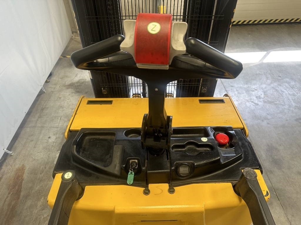 Yale ms15 - Transpalet la mare înălţime: Foto 4 Yale ms15 - Transpalet la mare înălţime: Foto 4