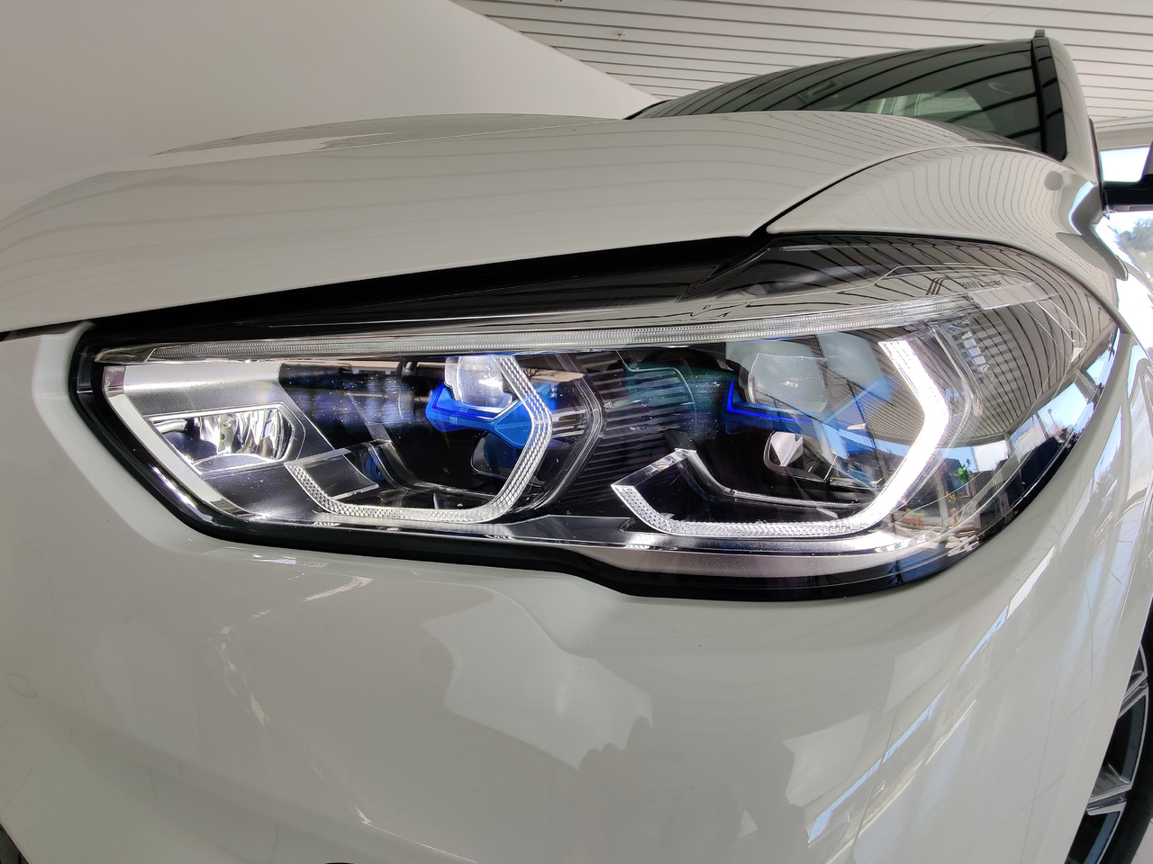 BMW X5 xDrive 45 e M Sport HiFi HUD Pano Leder Laser - SUV: Foto 3 BMW X5 xDrive 45 e M Sport HiFi HUD Pano Leder Laser - SUV: Foto 3