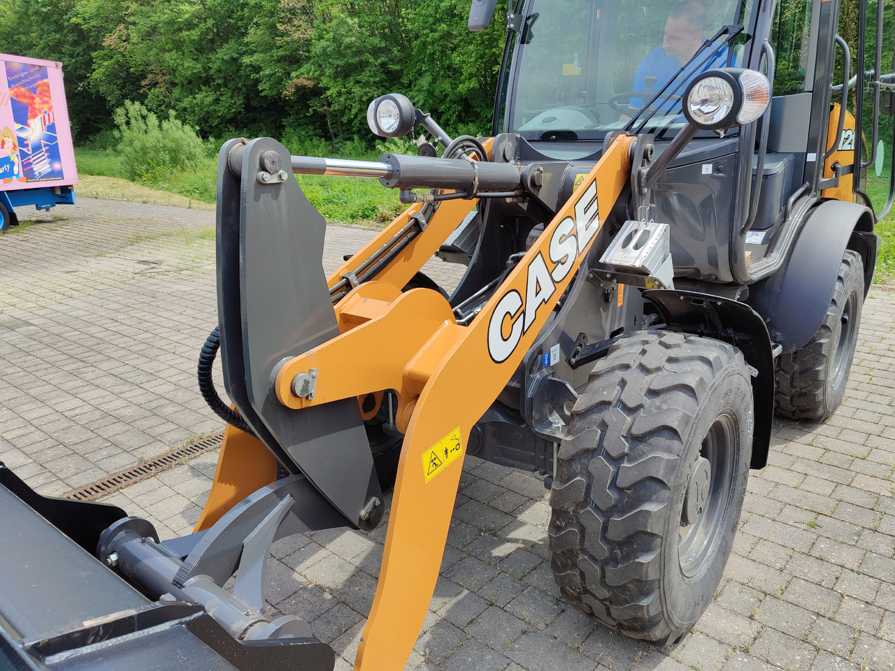 Case 121F STD ZB Radlader mit Schaufel ZB Kabine Klima HZG - Încărcător frontal pe pneuri: Foto 4 Case 121F STD ZB Radlader mit Schaufel ZB Kabine Klima HZG - Încărcător frontal pe pneuri: Foto 4