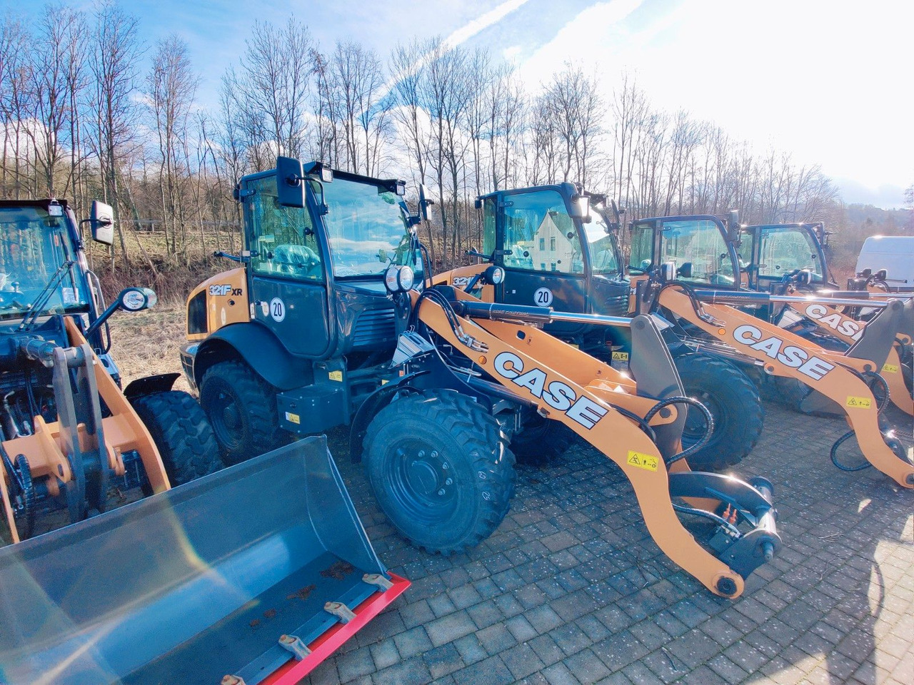 Case 321F STD XR Radlader Deluxe-Kabine XR Kabine Klima Heizung Multifunktionsjoystick - Încărcător frontal pe pneuri: Foto 1 Case 321F STD XR Radlader Deluxe-Kabine XR Kabine Klima Heizung Multifunktionsjoystick - Încărcător frontal pe pneuri: Foto 1