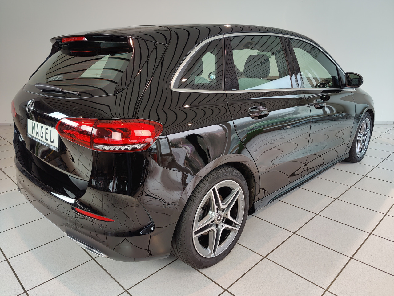 Mercedes-Benz B 200 d 8G-DCT AMG Line Navi LED Sport DAB Rükam - Automobil: Foto 4 Mercedes-Benz B 200 d 8G-DCT AMG Line Navi LED Sport DAB Rükam - Automobil: Foto 4