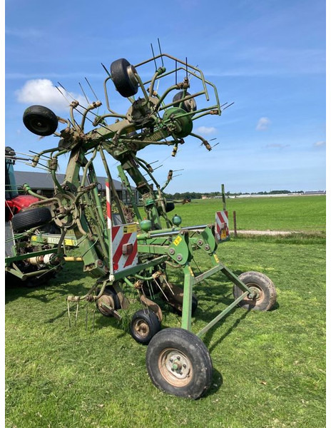 Krone KWT8.50/8 - Maşină de întors fânul: Foto 2 Krone KWT8.50/8 - Maşină de întors fânul: Foto 2