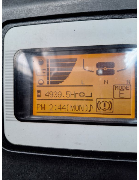 UniCarriers AG1N1L20Q - Electrostivuitor: Foto 4 UniCarriers AG1N1L20Q - Electrostivuitor: Foto 4