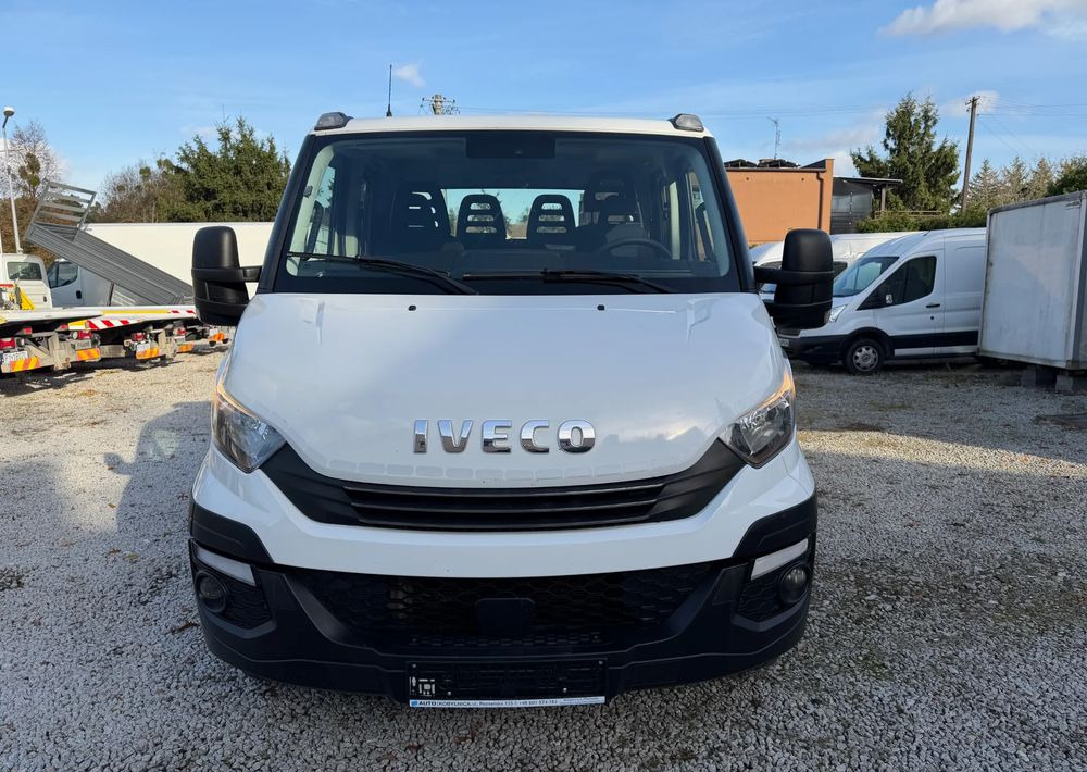 Iveco Daily 70C18 Pomoc drogowa Laweta 2019r Hi-Matic - Maşină de tractare: Foto 2 Iveco Daily 70C18 Pomoc drogowa Laweta 2019r Hi-Matic - Maşină de tractare: Foto 2