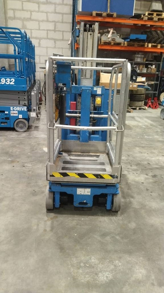 Genie GR 20 - Platformă verticală: Foto 2 Genie GR 20 - Platformă verticală: Foto 2