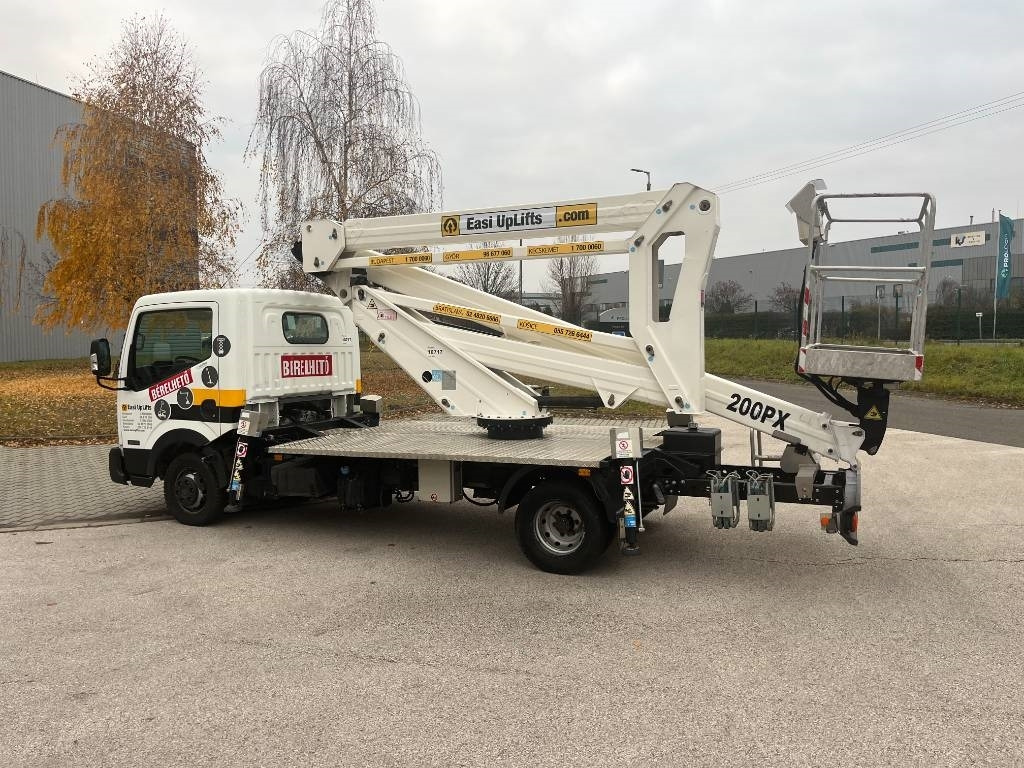 Nissan GSR B200PX - Platformă verticală: Foto 3 Nissan GSR B200PX - Platformă verticală: Foto 3