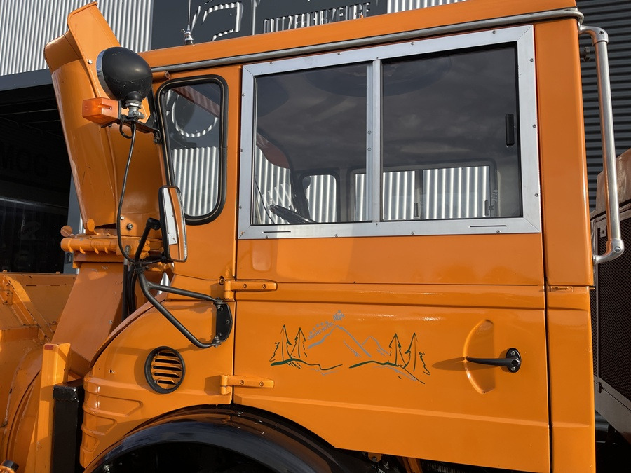 Unimog Unimog Schneefräse mit Hydrostat , erst 370 Bts - Maşina comunala: Foto 4 Unimog Unimog Schneefräse mit Hydrostat , erst 370 Bts - Maşina comunala: Foto 4