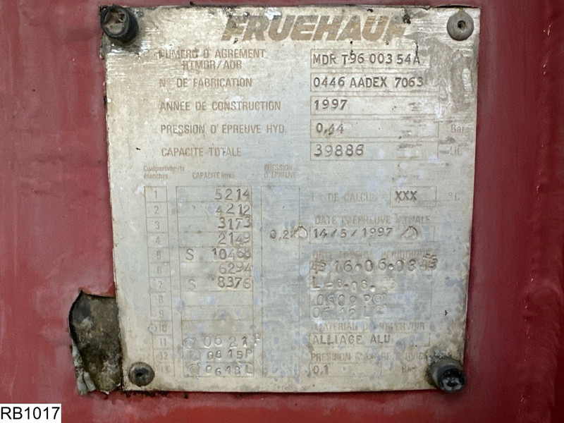 Fruehauf Fuel 39886 Liter, 7 Compartments - Semiremorcă cisternă: Foto 4 Fruehauf Fuel 39886 Liter, 7 Compartments - Semiremorcă cisternă: Foto 4