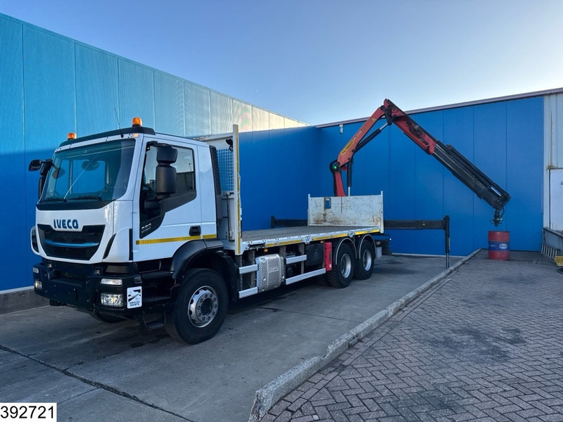 Iveco Trakker 360 6x4, EURO 6, Palfinger, Remote - Camion platformă, Camion cu macara: Foto 3 Iveco Trakker 360 6x4, EURO 6, Palfinger, Remote - Camion platformă, Camion cu macara: Foto 3