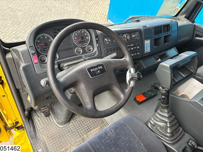 MAN TGA 35 400 8x2, Handgeschakeld, Fassi, Remote - Camion platformă, Camion cu macara: Foto 5 MAN TGA 35 400 8x2, Handgeschakeld, Fassi, Remote - Camion platformă, Camion cu macara: Foto 5