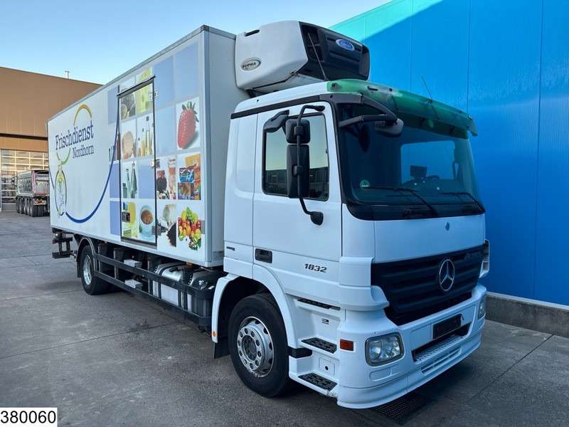 Mercedes-Benz Actros 1832 EURO 5, MBB, Carrier Supra 750 - Camion frigider: Foto 3 Mercedes-Benz Actros 1832 EURO 5, MBB, Carrier Supra 750 - Camion frigider: Foto 3