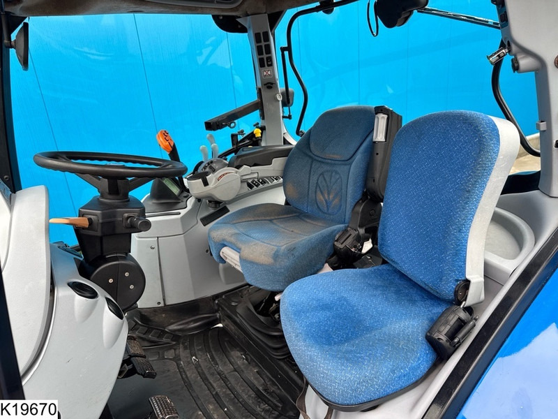 New Holland T6080 - Tractor agricol: Foto 5 New Holland T6080 - Tractor agricol: Foto 5