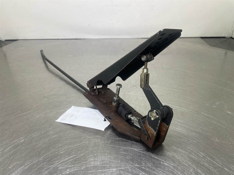 Ahlmann AZ6-4104384A-Gas pedal - Cabină și interior pentru Utilaje constructii: Foto 3 Ahlmann AZ6-4104384A-Gas pedal - Cabină și interior pentru Utilaje constructii: Foto 3