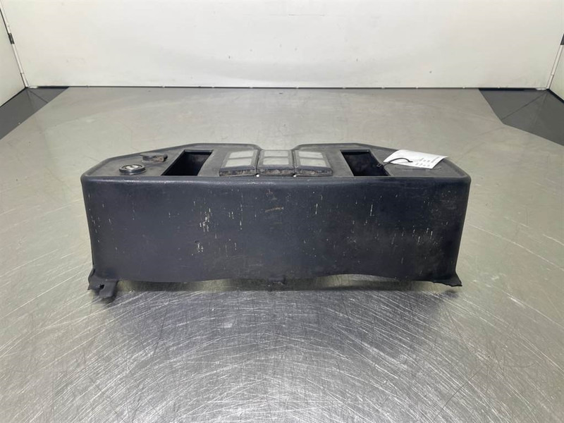 Ahlmann AZ6 - Dashboard/Console/Konsole - Cabină și interior pentru Utilaje constructii: Foto 3 Ahlmann AZ6 - Dashboard/Console/Konsole - Cabină și interior pentru Utilaje constructii: Foto 3