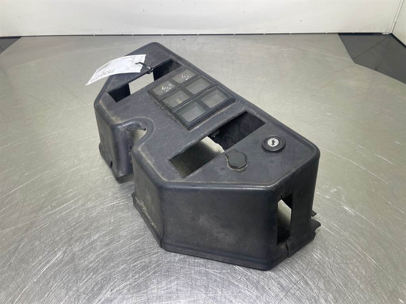 Ahlmann AZ6 - Dashboard/Console/Konsole - Cabină și interior pentru Utilaje constructii: Foto 2 Ahlmann AZ6 - Dashboard/Console/Konsole - Cabină și interior pentru Utilaje constructii: Foto 2