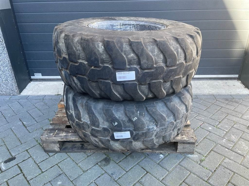 Ahlmann AZ85-Dunlop 405/70R20 (16/70R20)-Tire/Reifen/Band - Anvelope și jante pentru Utilaje constructii: Foto 1 Ahlmann AZ85-Dunlop 405/70R20 (16/70R20)-Tire/Reifen/Band - Anvelope și jante pentru Utilaje constructii: Foto 1