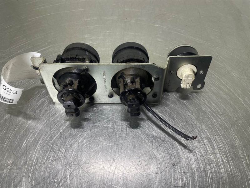 Mecalac 12MTX-5170184/5170185/5170186-Light/Leuchte - Sistem electric pentru Utilaje constructii: Foto 5 Mecalac 12MTX-5170184/5170185/5170186-Light/Leuchte - Sistem electric pentru Utilaje constructii: Foto 5