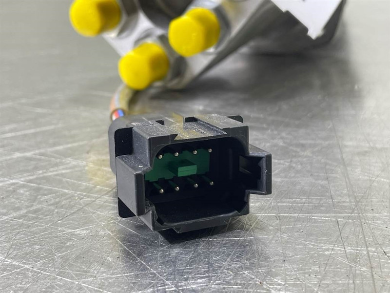 Sistem electric pentru Utilaje constructii Mecalac 12MTX-5360462-Joystick/Steuergriff: Foto 6 Sistem electric pentru Utilaje constructii Mecalac 12MTX-5360462-Joystick/Steuergriff: Foto 6