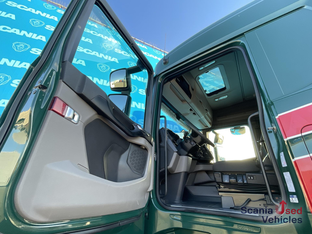 SCANIA R 410 A4x2NA DIFF-L LED RETARDER ADR FL - Cap tractor: Foto 3 SCANIA R 410 A4x2NA DIFF-L LED RETARDER ADR FL - Cap tractor: Foto 3