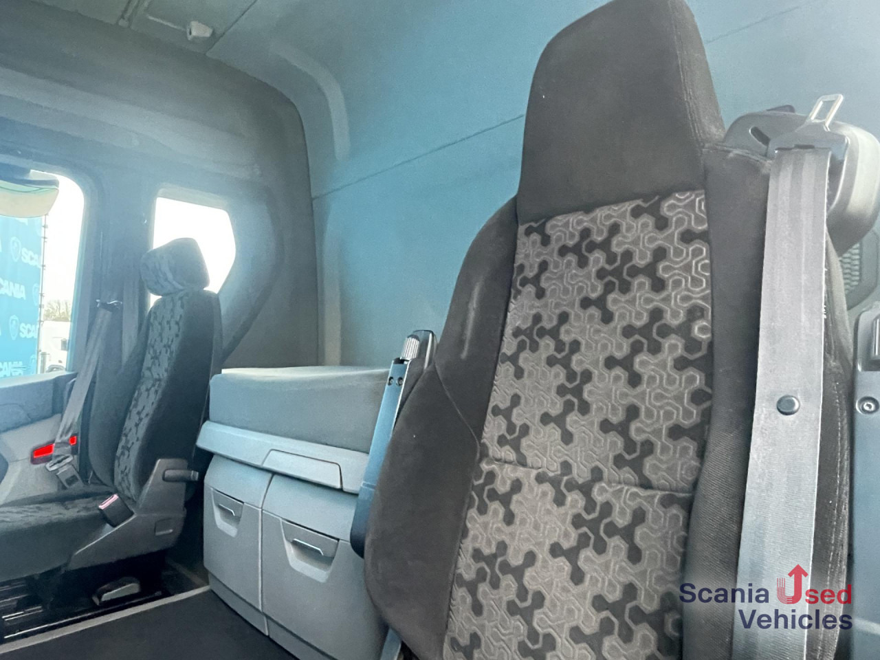 SCANIA R 410 A4x2NA RETARDER SMART 2 NAVI ACC - Cap tractor: Foto 5 SCANIA R 410 A4x2NA RETARDER SMART 2 NAVI ACC - Cap tractor: Foto 5