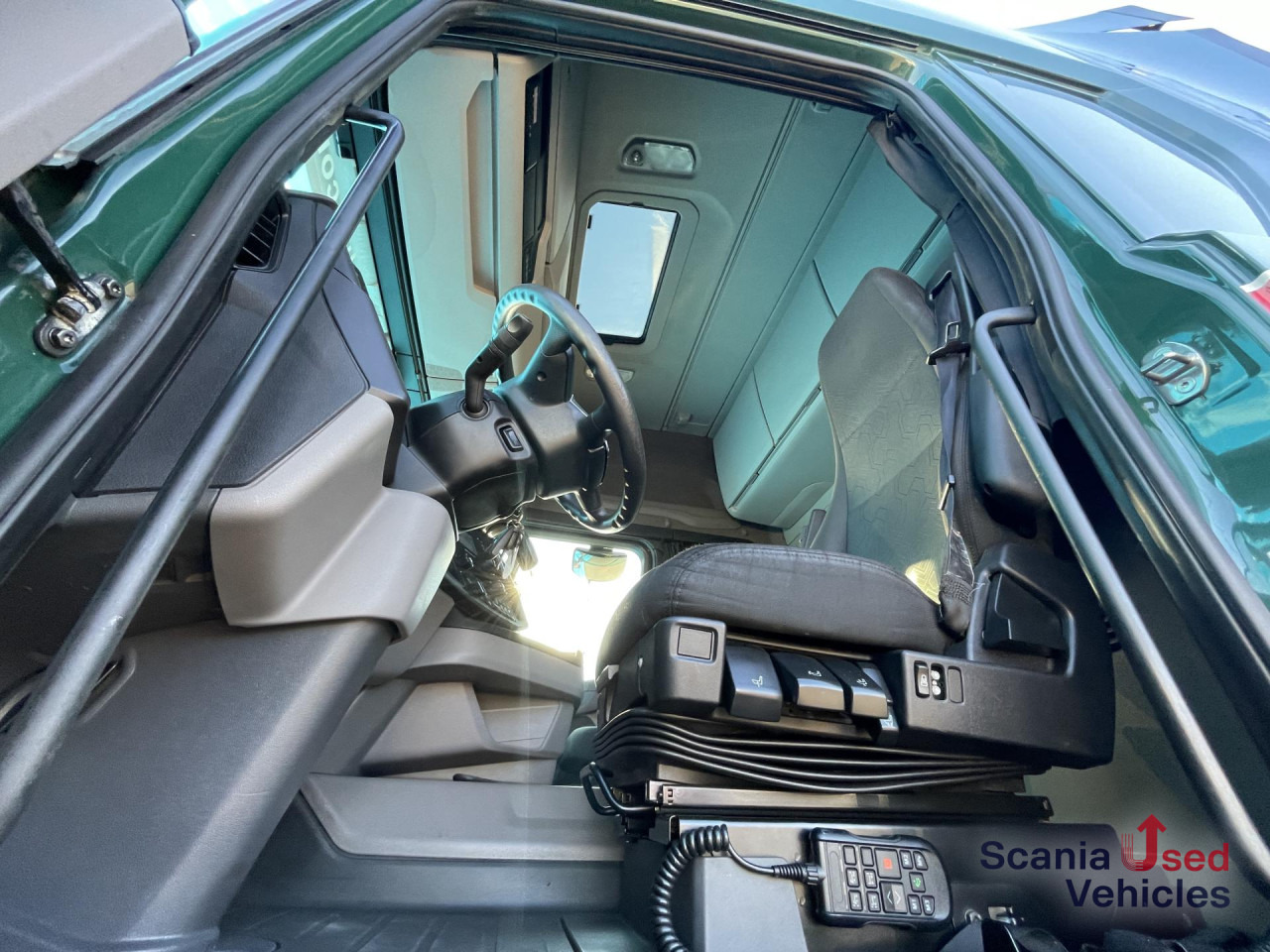 SCANIA R 450 A4x2NA DIFF-L RETARDER LED ADR FL PARK AIRCO - Cap tractor: Foto 5 SCANIA R 450 A4x2NA DIFF-L RETARDER LED ADR FL PARK AIRCO - Cap tractor: Foto 5