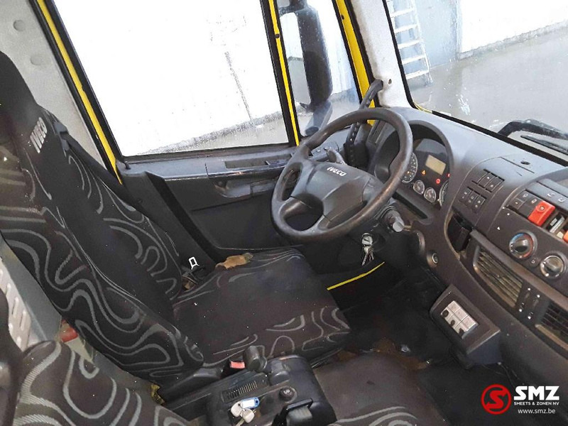 Iveco Eurocargo 190 E 26 13500 L 5 compartments - Camion cisternă: Foto 5 Iveco Eurocargo 190 E 26 13500 L 5 compartments - Camion cisternă: Foto 5