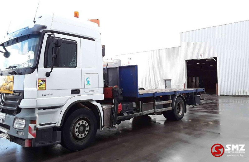 Mercedes-Benz Actros 1844 EPS / Twistlocks - Camion platformă, Camion cu macara: Foto 5 Mercedes-Benz Actros 1844 EPS / Twistlocks - Camion platformă, Camion cu macara: Foto 5