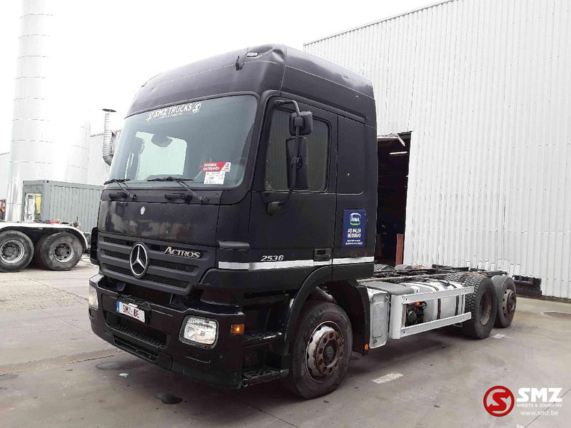 Mercedes-Benz Actros 2536 - Camion şasiu: Foto 3 Mercedes-Benz Actros 2536 - Camion şasiu: Foto 3