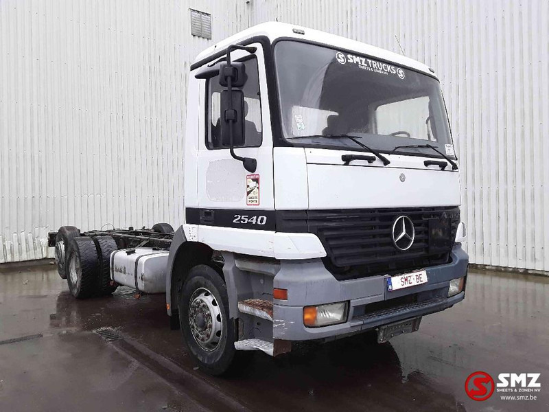 Mercedes-Benz Actros 2540 6x2 francais - Camion şasiu: Foto 1 Mercedes-Benz Actros 2540 6x2 francais - Camion şasiu: Foto 1