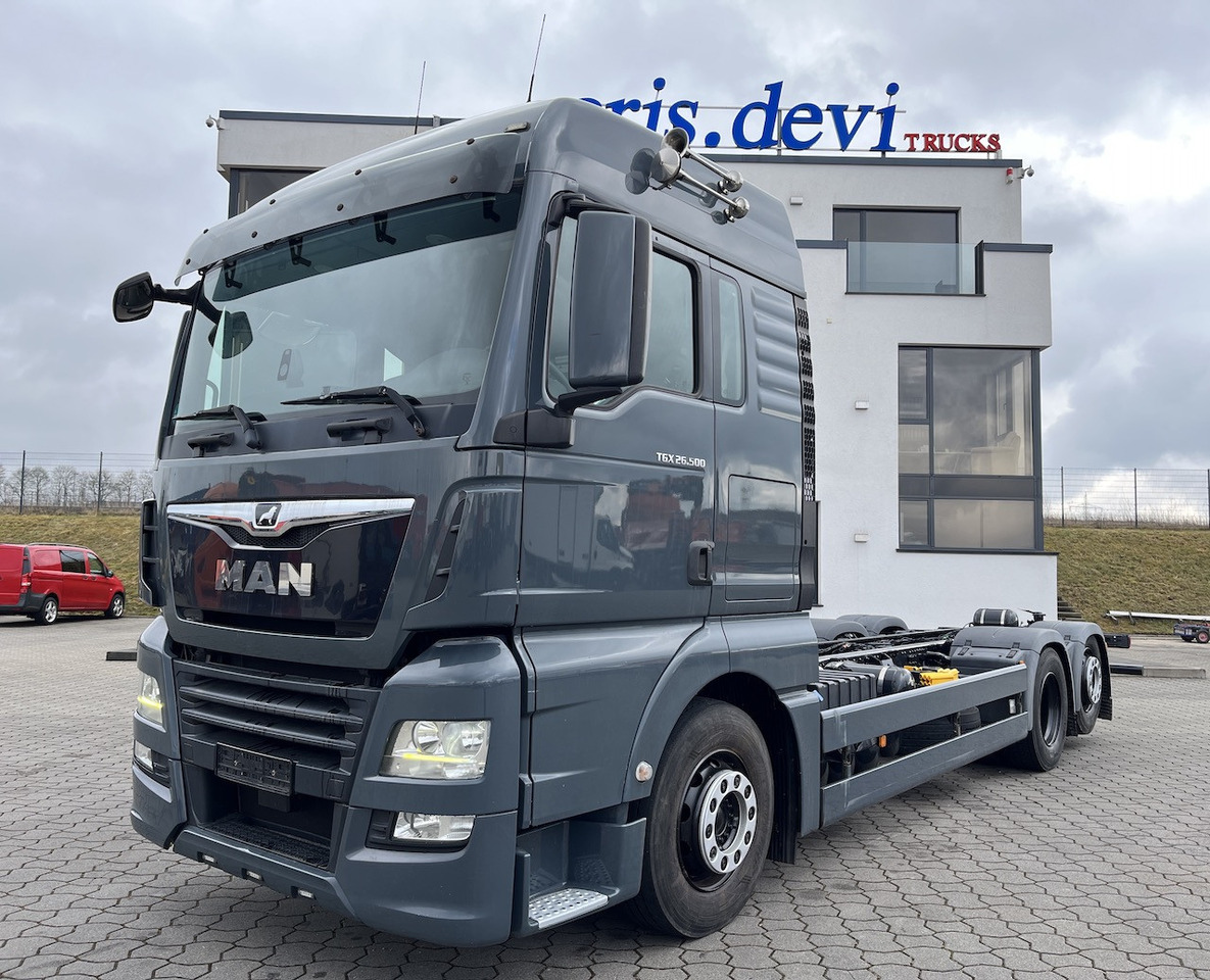 MAN TGX 26.500 6x2 Fahrgestell Lenk-Liftachse AHK - Camion: Foto 1 MAN TGX 26.500 6x2 Fahrgestell Lenk-Liftachse AHK - Camion: Foto 1