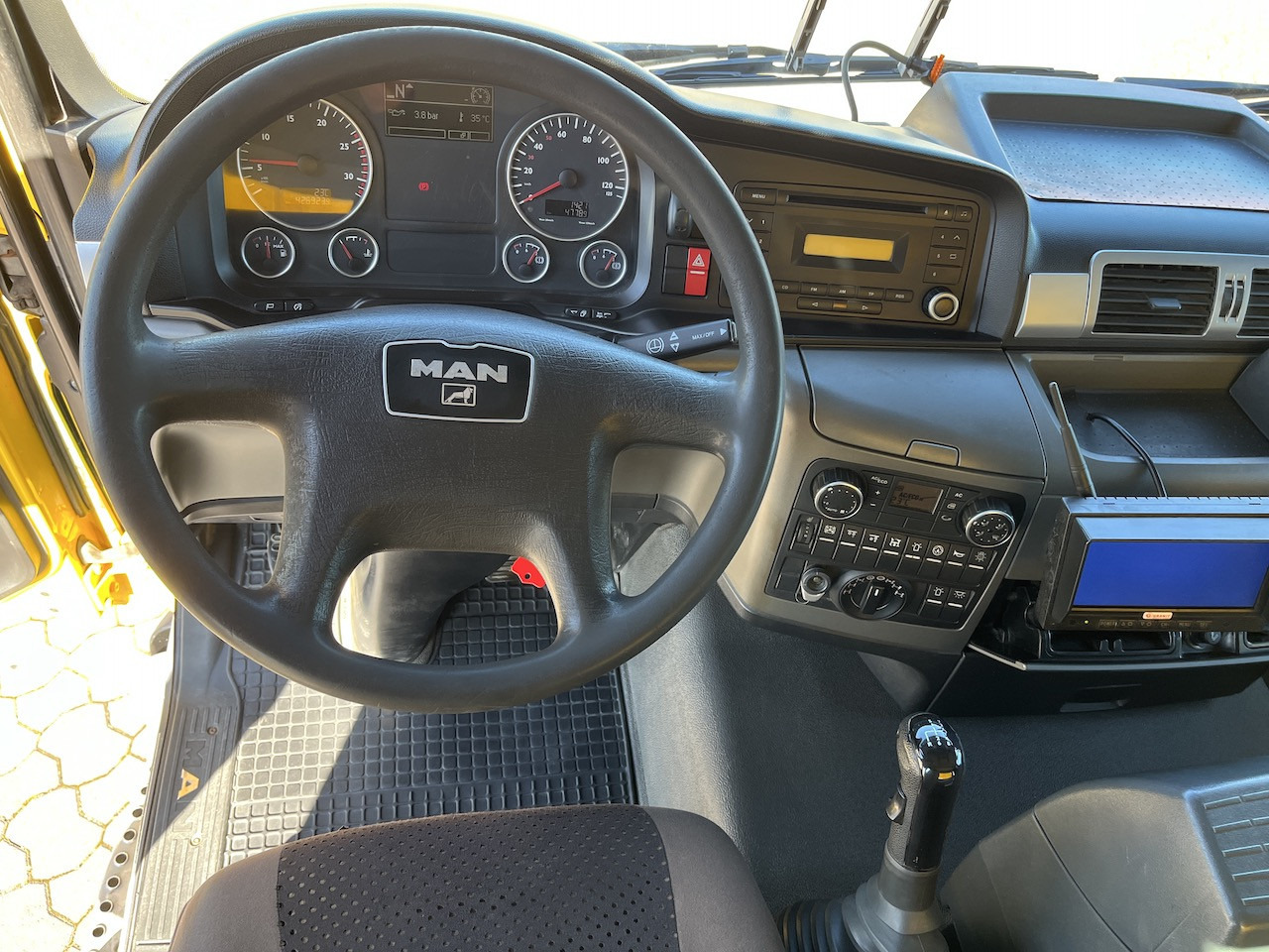 MAN TGS 28.480 6x4 4x4 Dreiseitenkipper Liftachse - Camion basculantă: Foto 5 MAN TGS 28.480 6x4 4x4 Dreiseitenkipper Liftachse - Camion basculantă: Foto 5