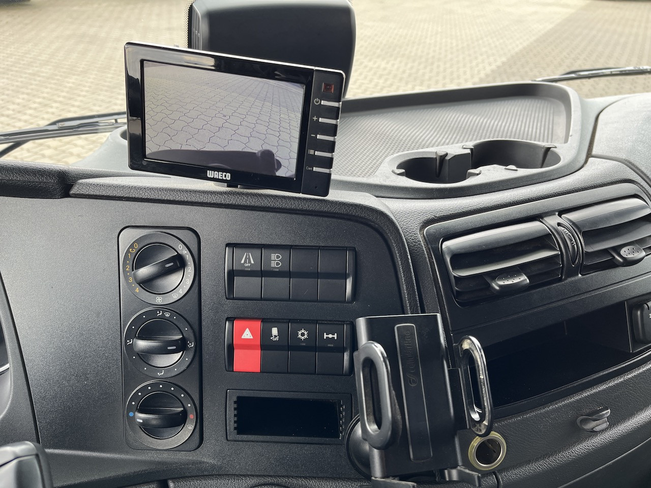 Mercedes-Benz Atego 823 4x2 AHK Hebezug Seilzug Brennholz - Autoutilitară cu platformă: Foto 3 Mercedes-Benz Atego 823 4x2 AHK Hebezug Seilzug Brennholz - Autoutilitară cu platformă: Foto 3