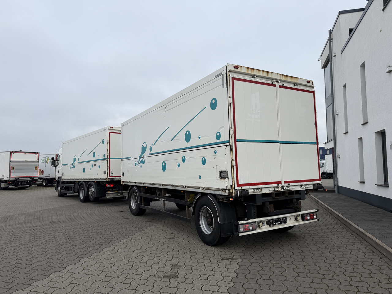 Scania R 450 6x2 Geränkezug + Orten Anhänger - Camion pentru transportul băuturilor: Foto 4 Scania R 450 6x2 Geränkezug + Orten Anhänger - Camion pentru transportul băuturilor: Foto 4