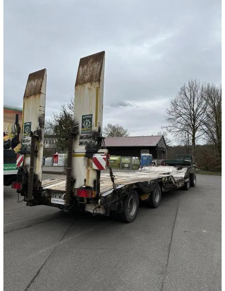 Müller-Mitteltal T4 4-Achs Tieflader Radmulden luftgefedert T4 4-Achs Tieflader Radmulden luftgefedert - Remorcă transport agabaritic: Foto 4 Müller-Mitteltal T4 4-Achs Tieflader Radmulden luftgefedert T4 4-Achs Tieflader Radmulden luftgefedert - Remorcă transport agabaritic: Foto 4