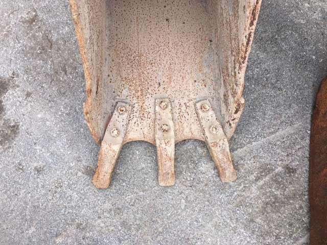 CATERPILLAR 450mm - Tractopelle - Cupă excavator: Foto 3 CATERPILLAR 450mm - Tractopelle - Cupă excavator: Foto 3