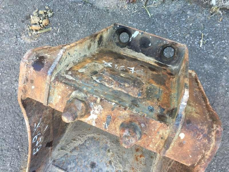 VOLVO 360mm - pelles 2,5 Tonnes - Cupă excavator: Foto 3 VOLVO 360mm - pelles 2,5 Tonnes - Cupă excavator: Foto 3