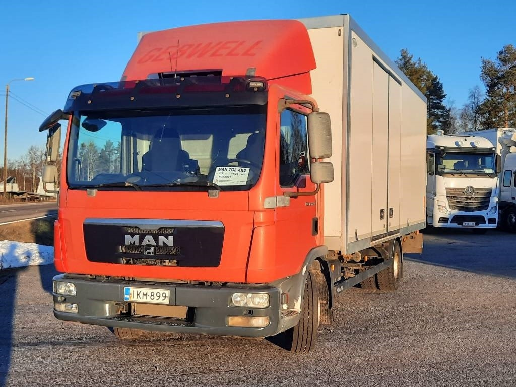 MAN TGL 12.220 - Camion furgon: Foto 1 MAN TGL 12.220 - Camion furgon: Foto 1