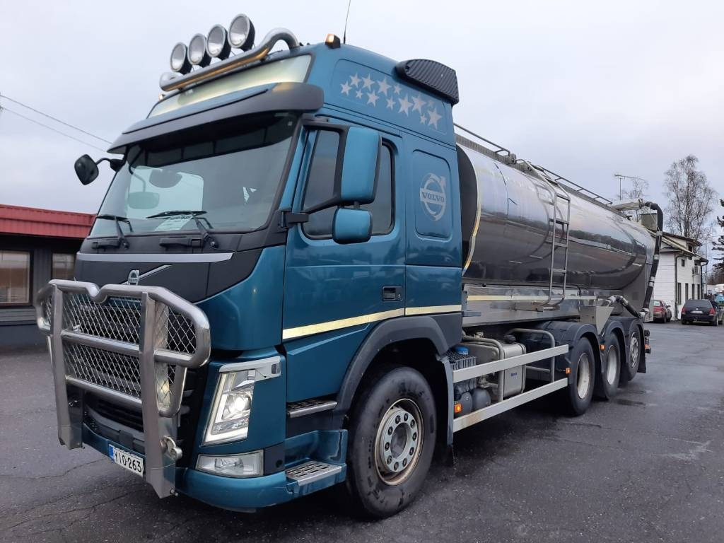 Volvo FM 13 - Camion cisternă: Foto 1 Volvo FM 13 - Camion cisternă: Foto 1