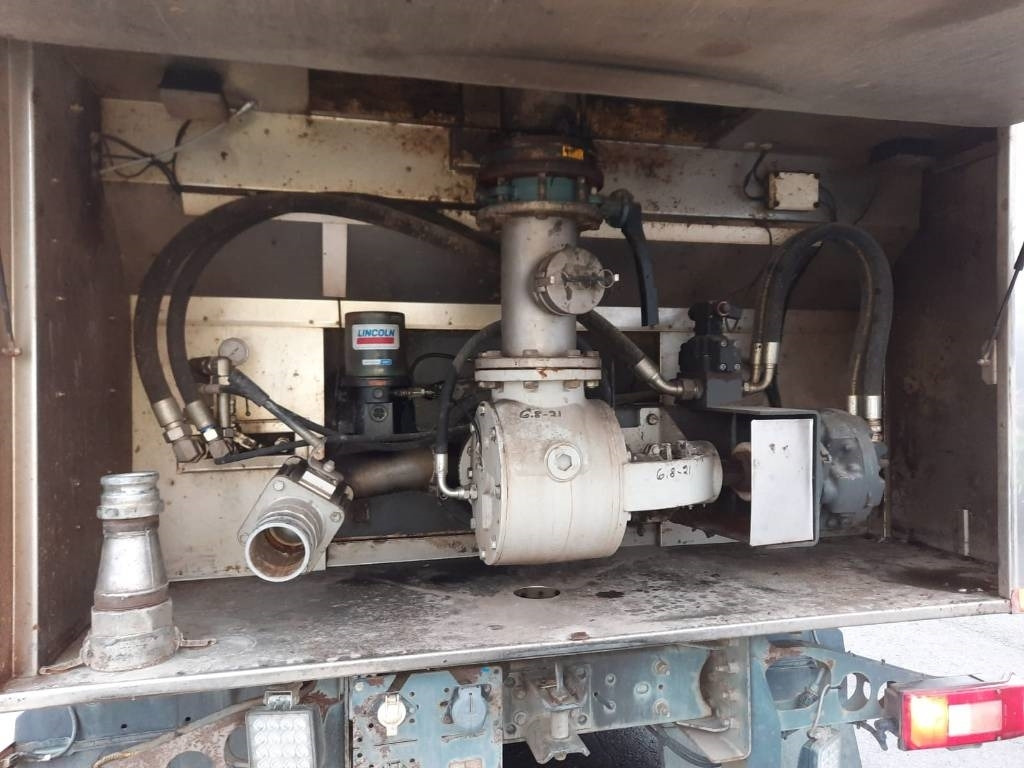 Volvo FM 13 - Camion cisternă: Foto 5 Volvo FM 13 - Camion cisternă: Foto 5